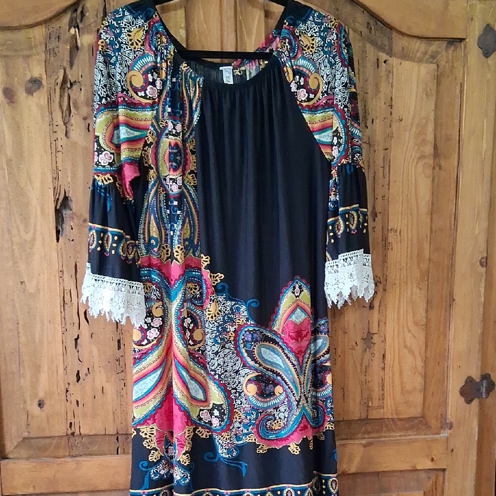 Elegant Multicolor Paisley Blouse with Lace Detail